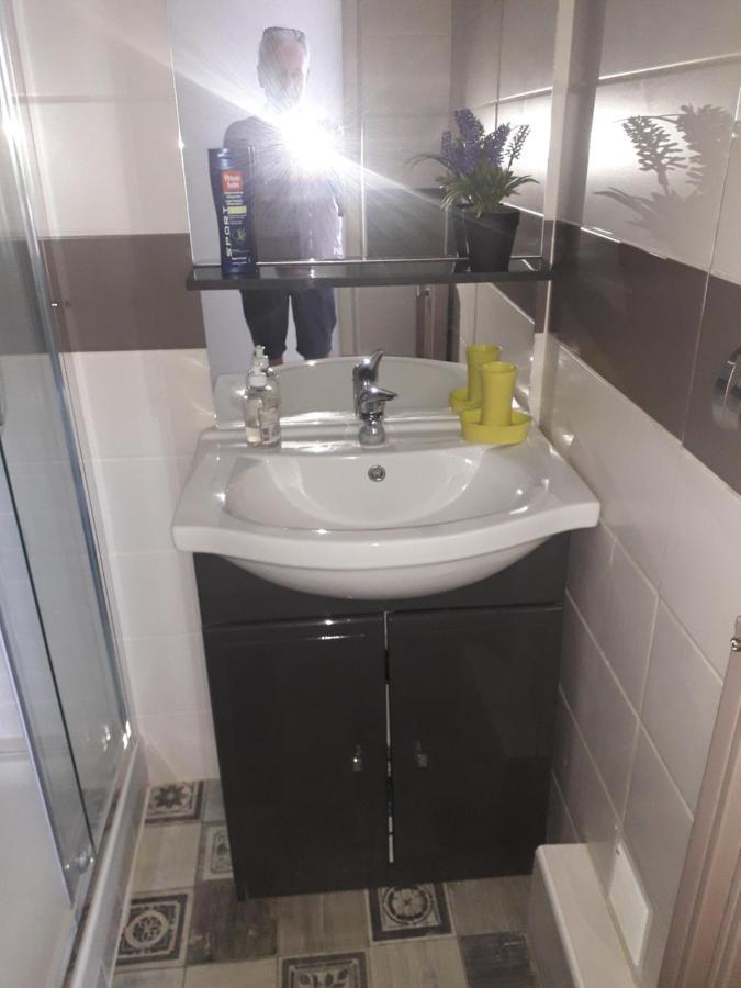 Residence D'Anjou - Grand Studio Avec Balcon Et Parking Privatif Perpignan Ngoại thất bức ảnh