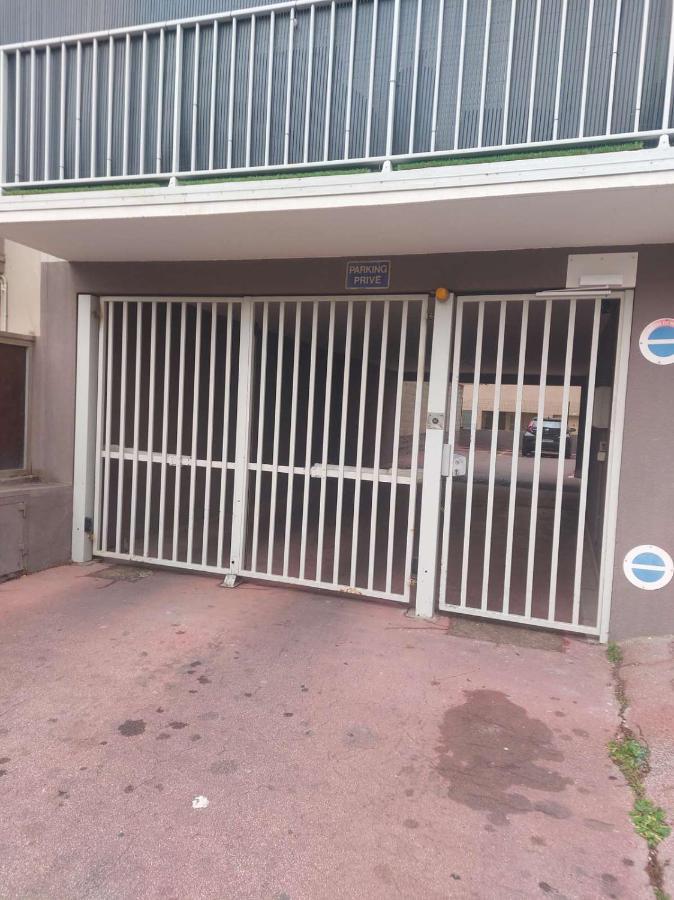 Residence D'Anjou - Grand Studio Avec Balcon Et Parking Privatif Perpignan Ngoại thất bức ảnh